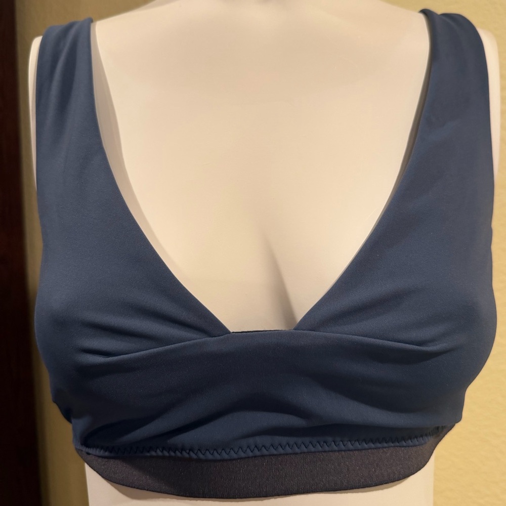 Preowned Like New Lululemon Align Twist Bra True Navy/charcoal Black size 10